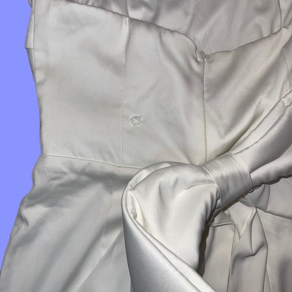 🆕#9 NWOT LULUS Beloved Bliss Ivory Strapless Slim jumpsuit, back Removable Bow. - Picture 13 of 15